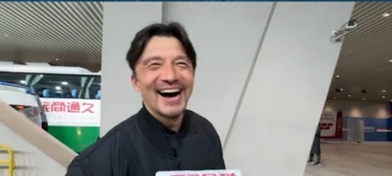 帶孩子和帶球隊(duì)哪個(gè)更累？謝暉笑言：都累，但帶孩子更累