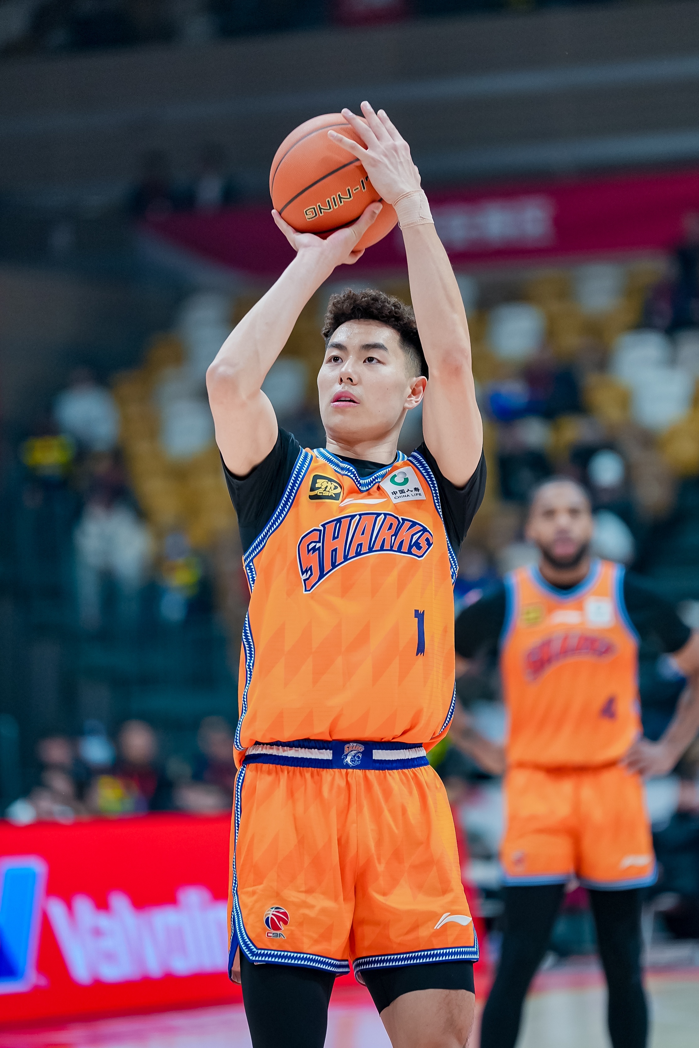 相當高效！李添榮10中7&三分7中4拿全隊并列最高18分